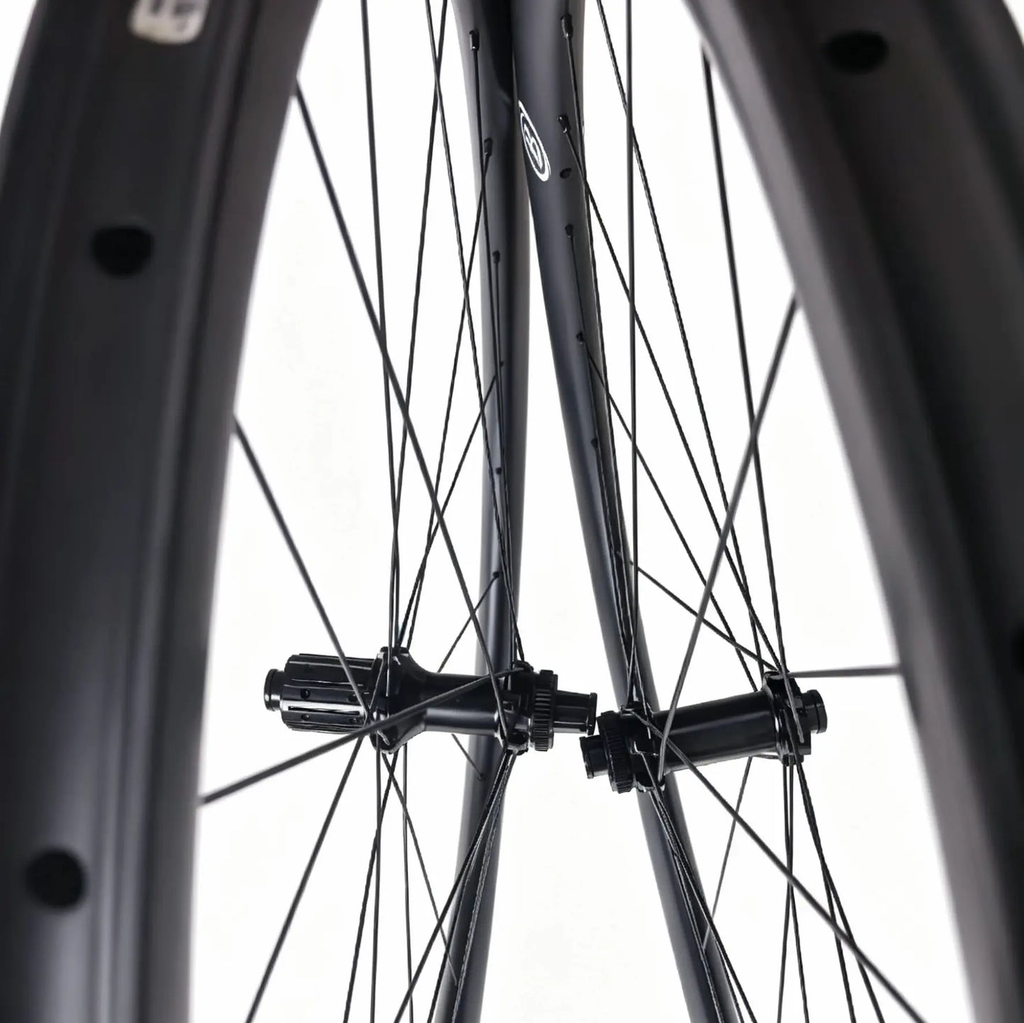 Bola ELT 50R 700C Carbon Disc Brake Wheelset – 50mm Tubeless Rim, 28/30mm Wide, 1290g Carbon Fiber Sporting Goods