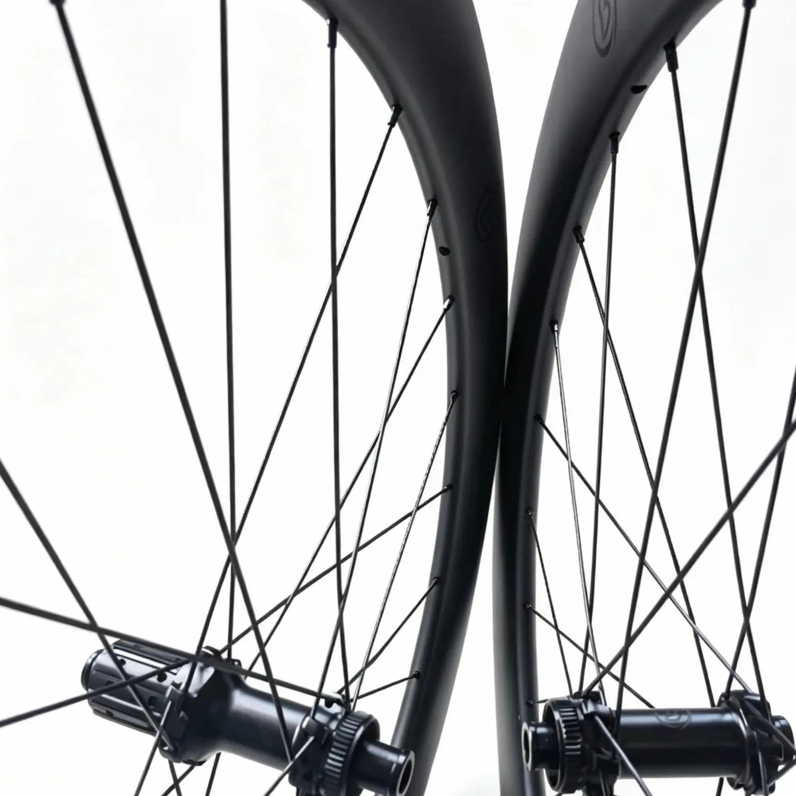Bola ULT 40R 700C Carbon Disc Road & Gravel Wheels – 40mm, 28/30mm Wide, Tubeless 1210g Carbon Fiber Sporting Goods