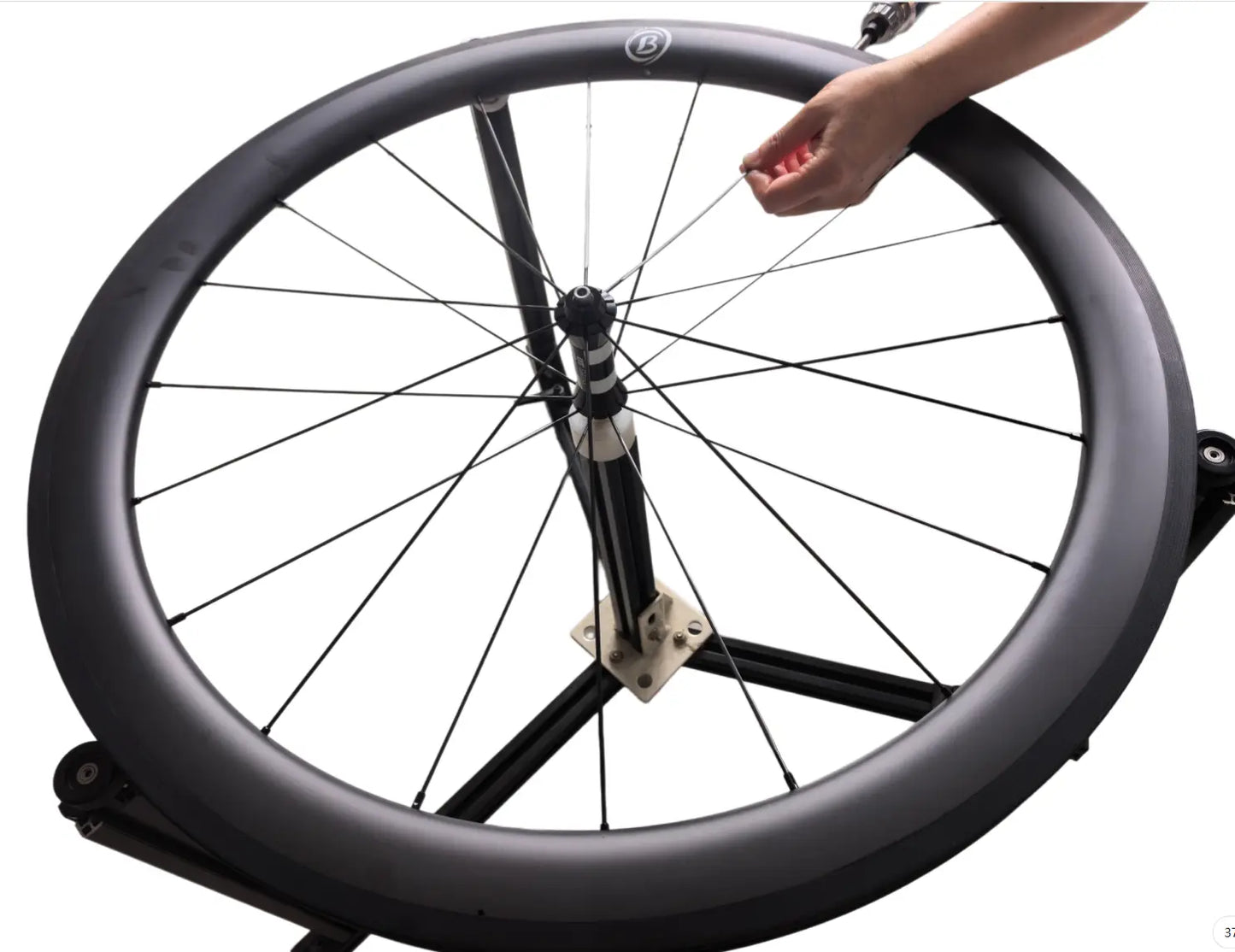 Bola Custom Carbon Bike Wheels – Handbuilt 700C/29er/MTB/Gravel/Urban