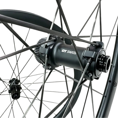 Juego de ruedas de carbono BOLA CE 45R para disco | 45 mm de perfil, 30 mm de ancho, 1270 g