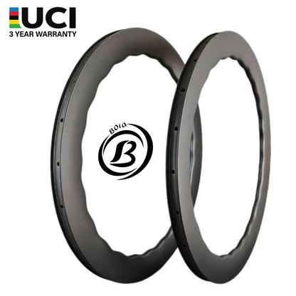 700C Carbon Road Bike Rim 60mm/65mm Wave Aero, 28mm wide, ultralight 430g, featuring a sleek black design.